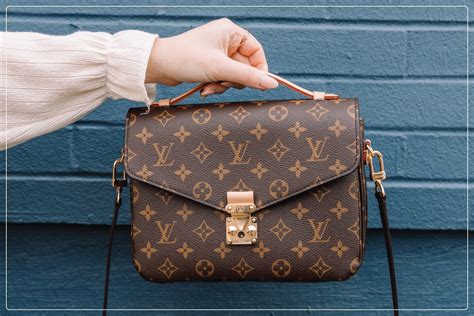 knock off fake old vintage louis vuitton 1990's|false louis vuitton logos.